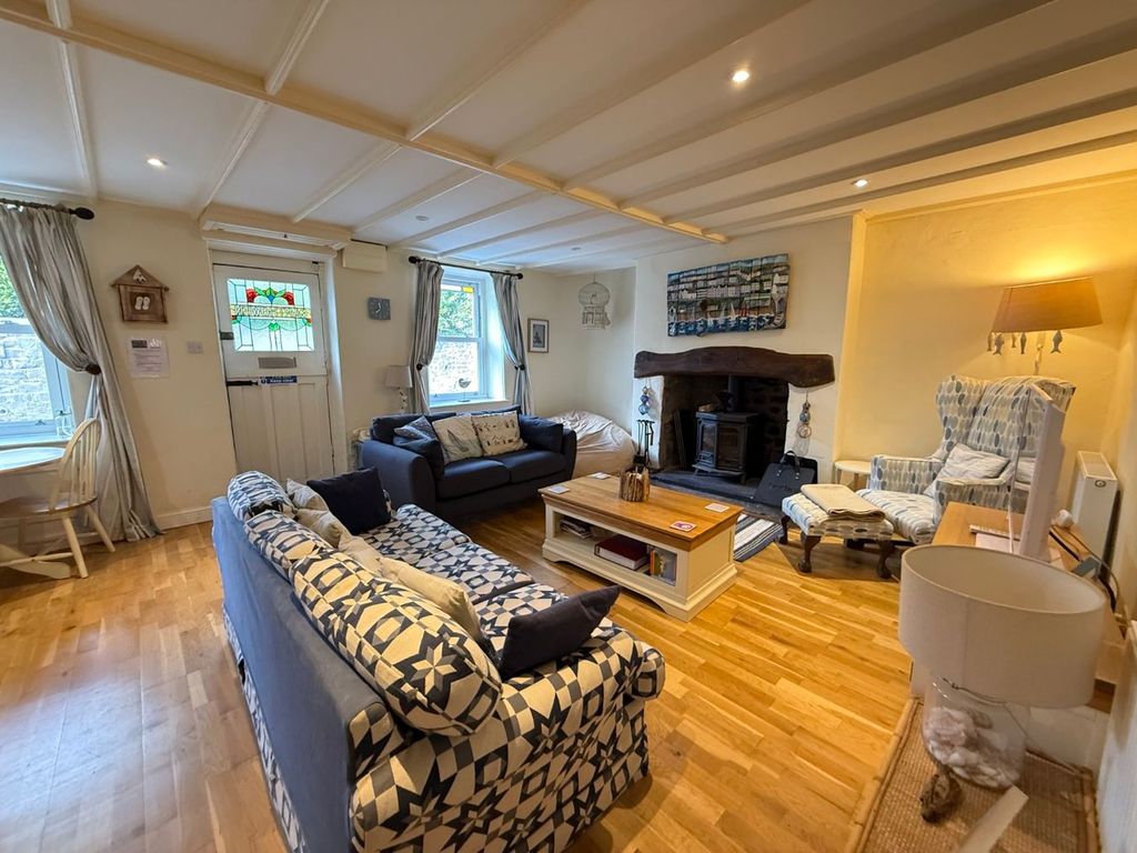 Property photo 3 of 35