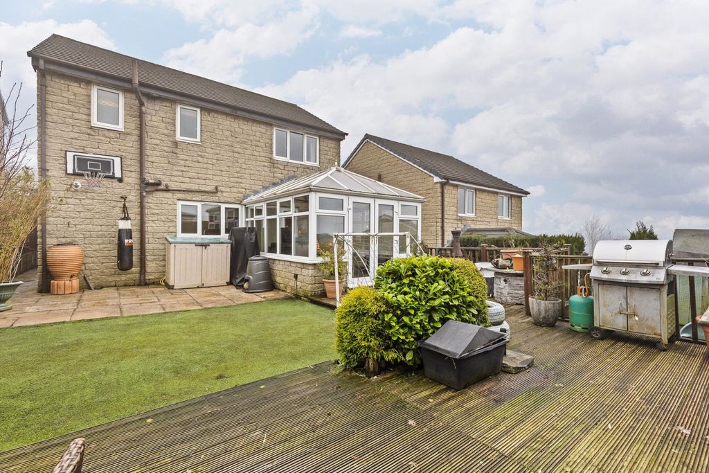 Property photo 2 of 38