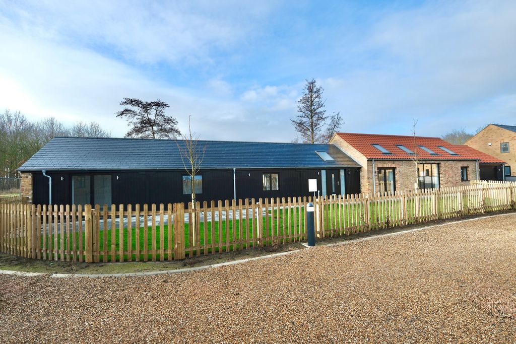 Property photo 1 of 21