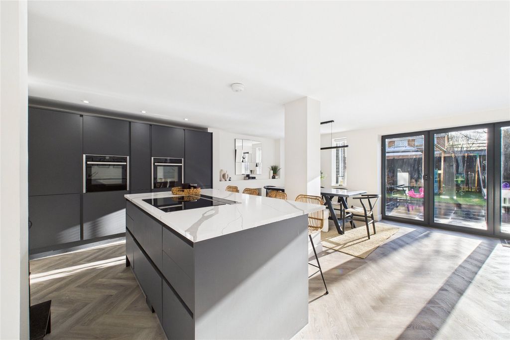 Property photo 3 of 15 Picture No. 14