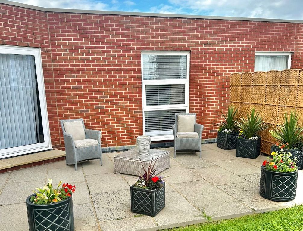 Property photo 2 of 22 Picture No. 93