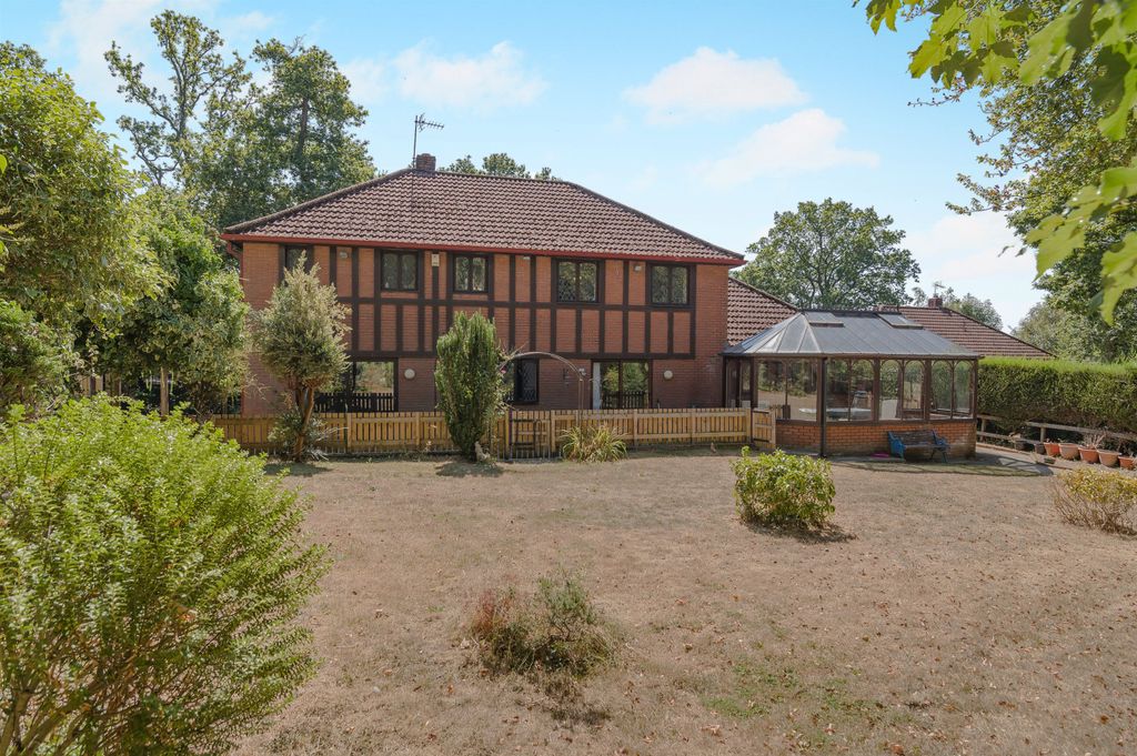 Property photo 2 of 31