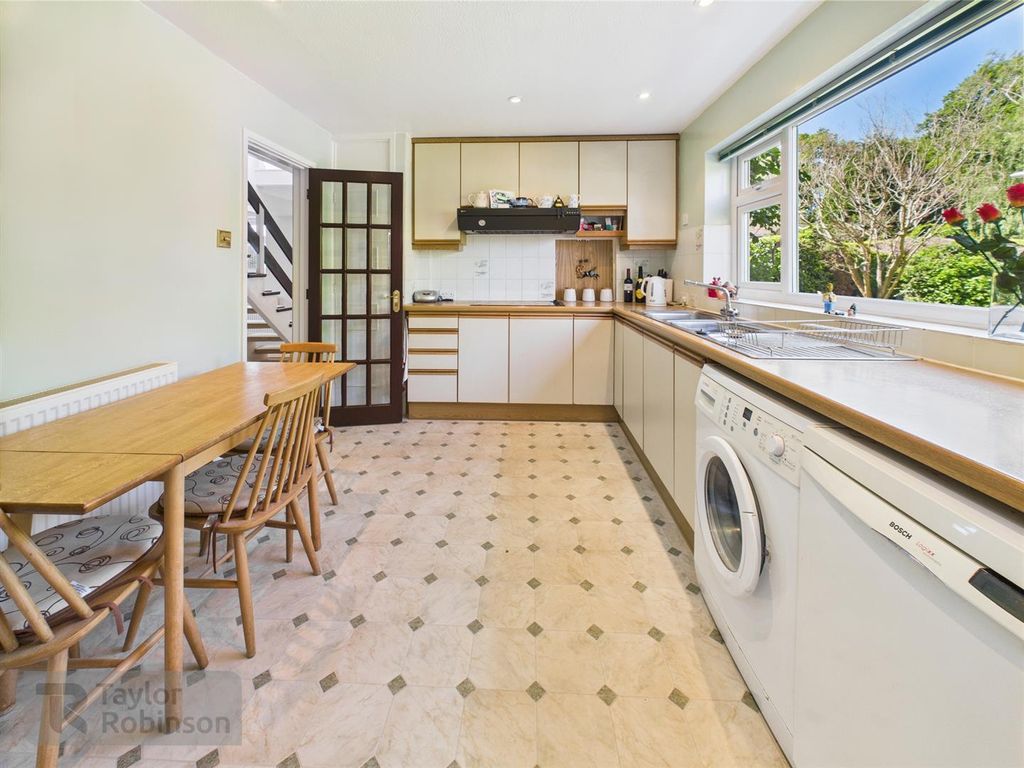 Additional image 17 of 5 bed detached house for saleMount Close, Pound Hill, Crawley RH10
