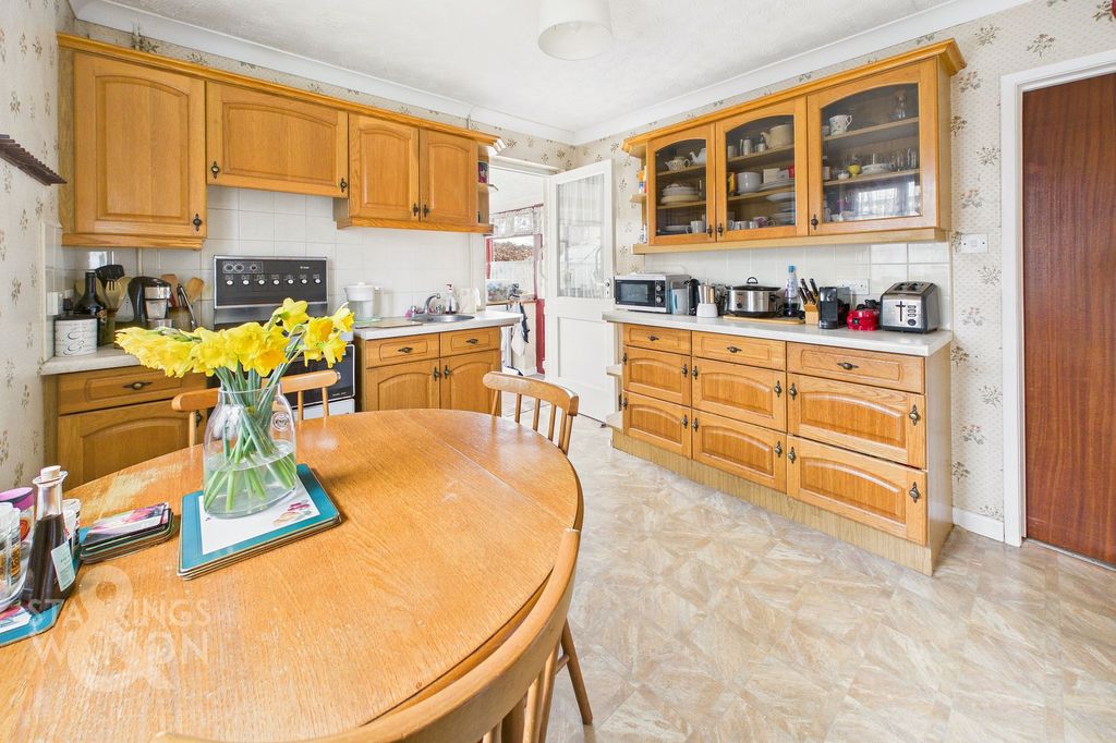 Property photo 3 of 19