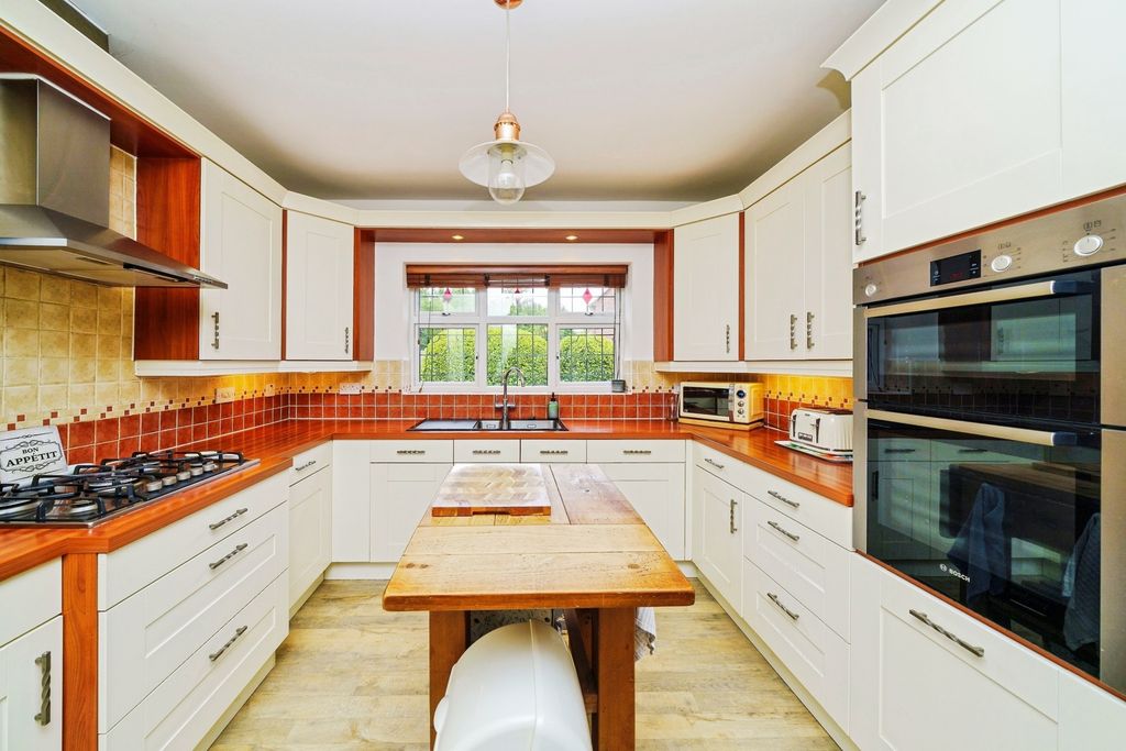 Property photo 2 of 23 Pbox-Img.Jpg