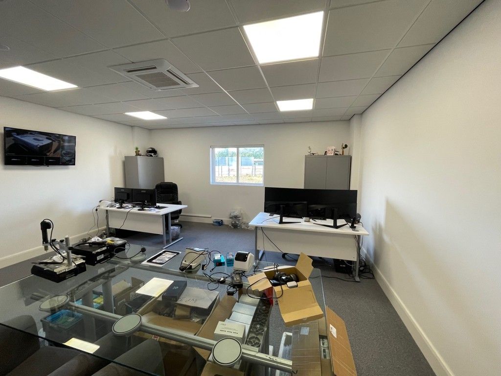 Property photo 3 of 6 Office