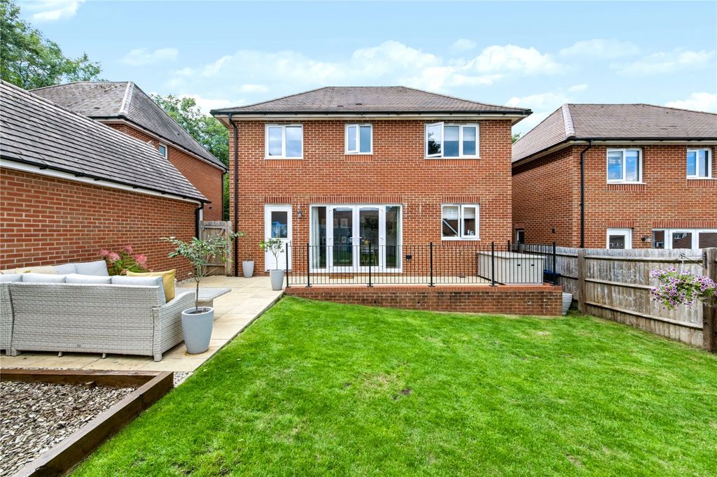Property photo 2 of 28 Picture No. 37