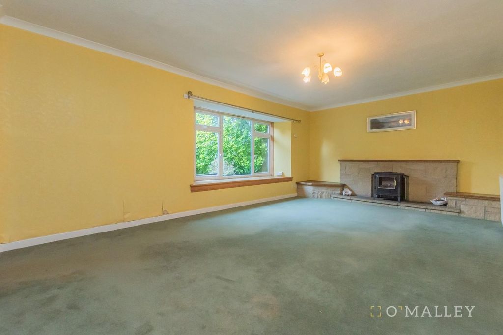 Property photo 2 of 12 Living Room