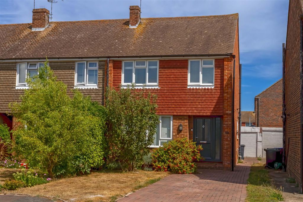 Property photo 1 of 16 Roedean Rd_19.Jpg