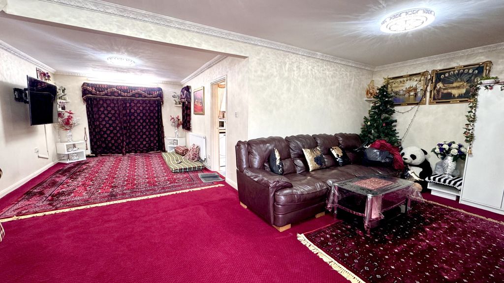 Property photo 3 of 14