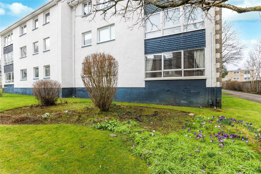 Property photo 2 of 19 Picture No. 14