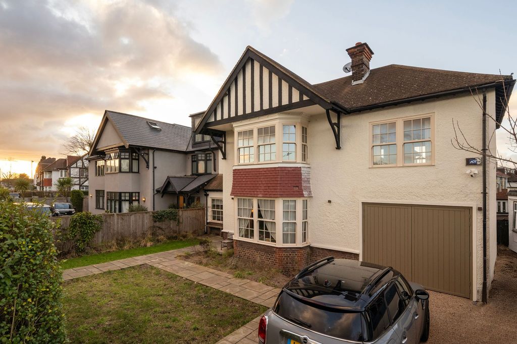 Property photo 3 of 33