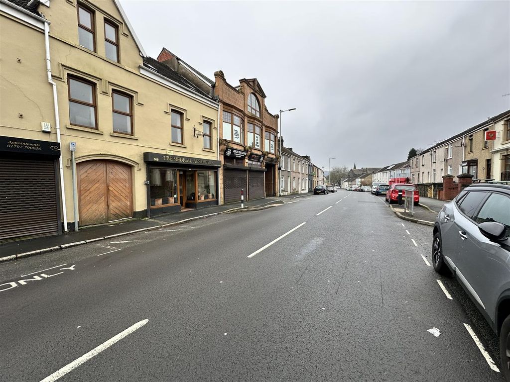 Property photo 2 of 42 Img_9066.Jpeg