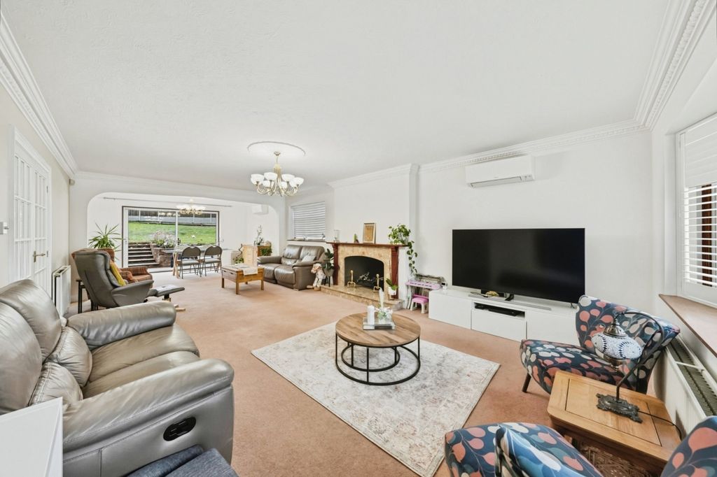 Property photo 3 of 37 Photo