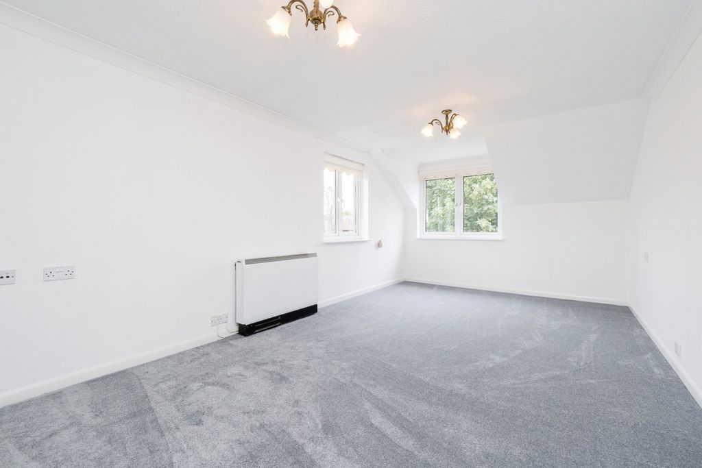 Property photo 2 of 27 Photo