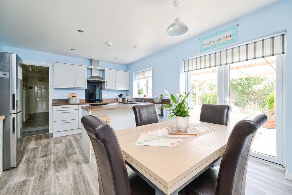 Property photo 3 of 20 16Mallardcourtholbeachspaldingpe127Fb-12
