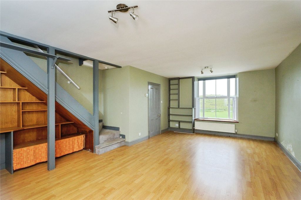 Property photo 2 of 20 Picture No. 14