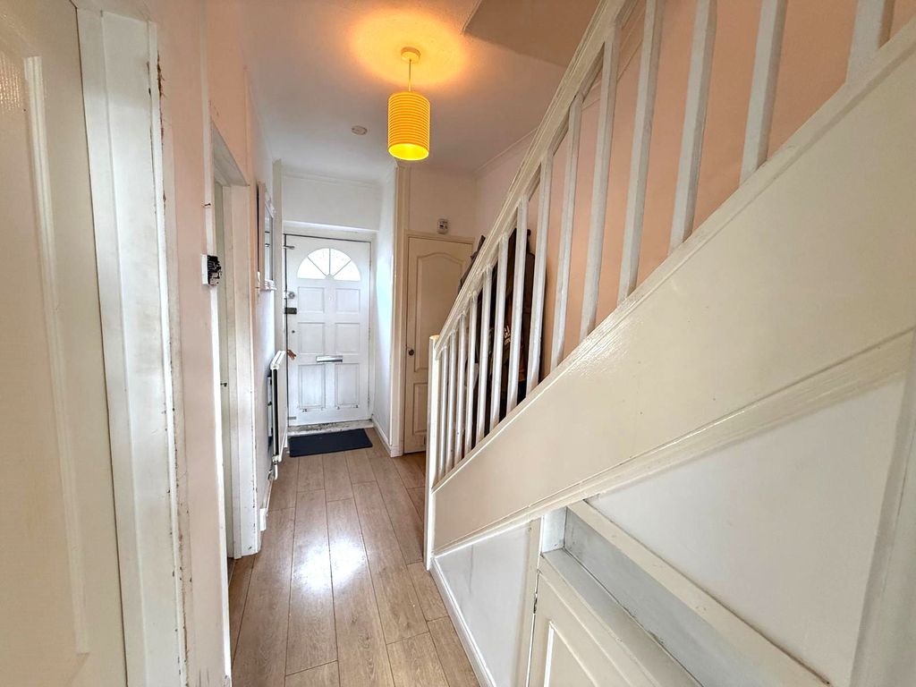Property photo 2 of 16 Photo 6