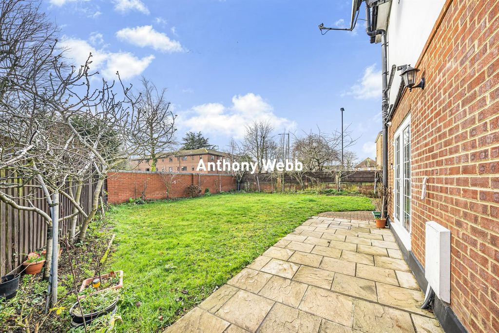 Additional image 29 of 7 bed detached house for saleChalkwell Park Avenue, Enfield EN1