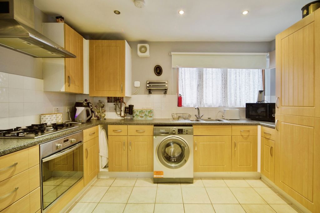 Property photo 2 of 16 Pbox-Img.Jpg