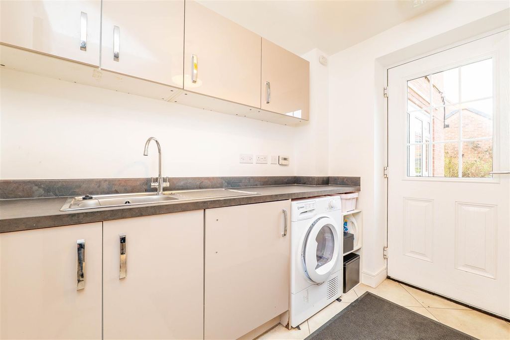 Additional image 11 of 6 bed detached house for saleWhiteleaf Place, Leyland PR25