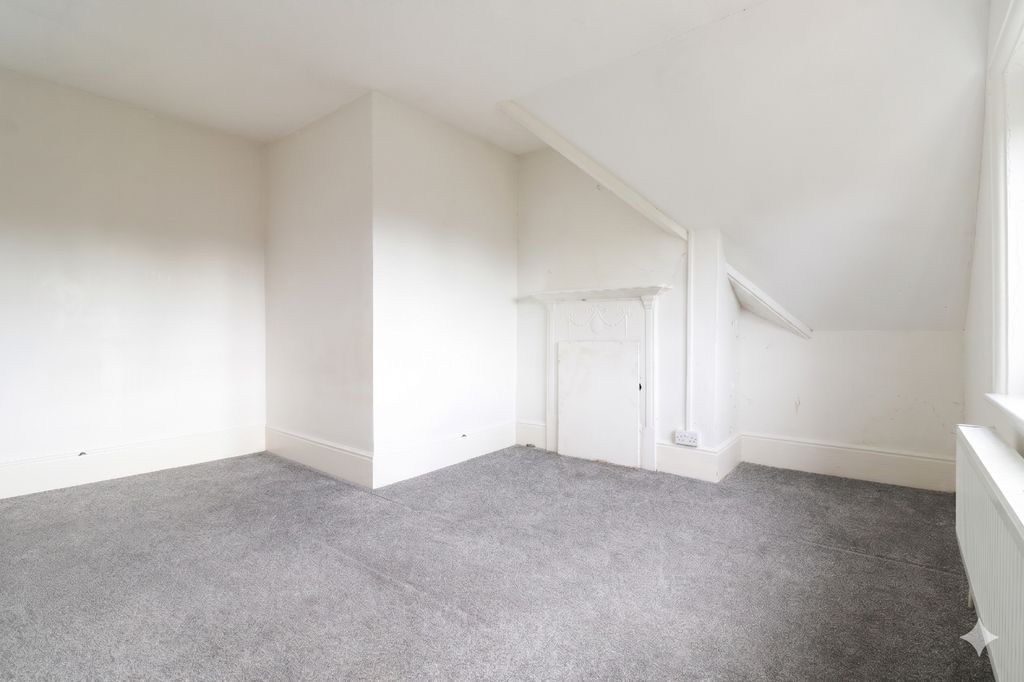 Property photo 3 of 5 Living