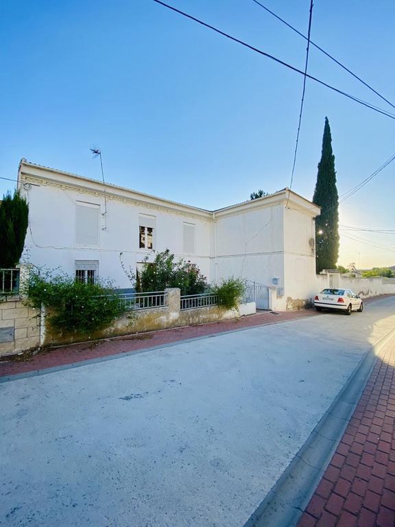 Property photo 1 of 39