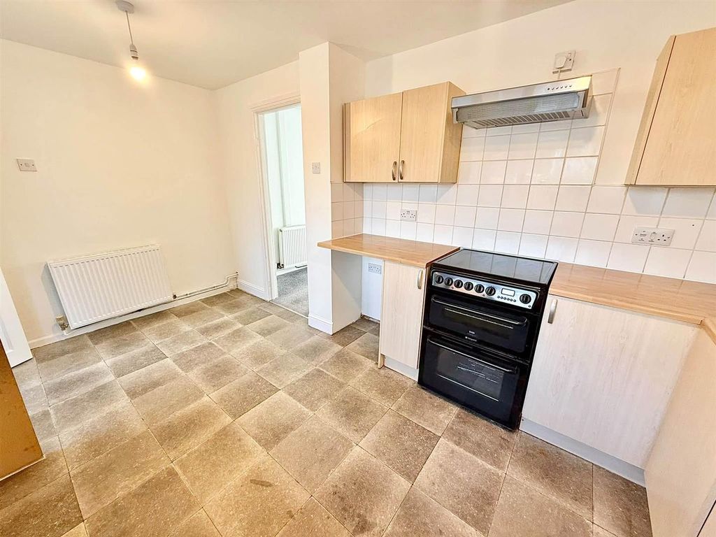 Property photo 3 of 10 Kitchen.Jpg