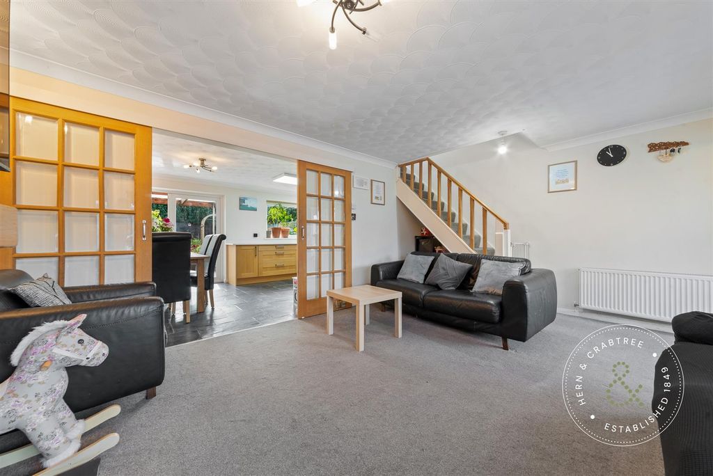 Property photo 3 of 25 Court-Close-08.Jpg