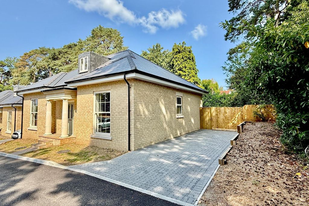 Property photo 3 of 12 Gallery