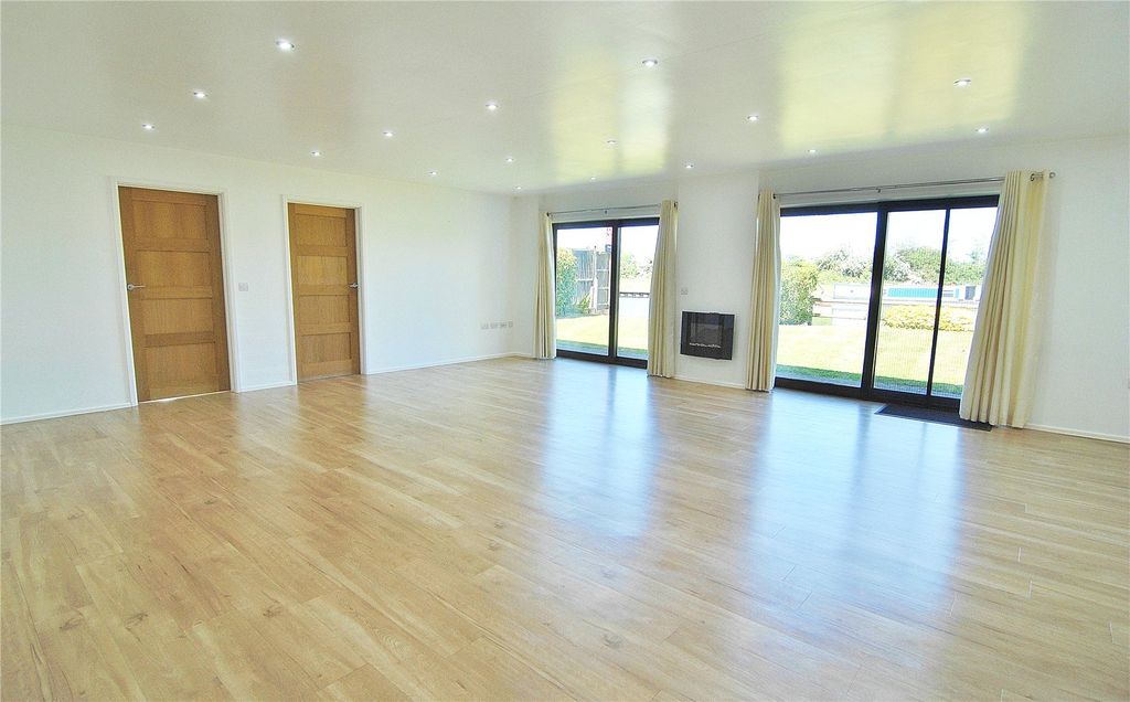 Property photo 3 of 15 Picture No. 20