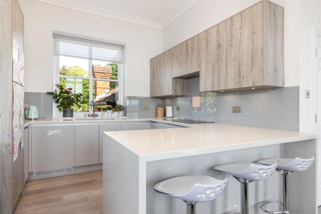 Property photo 2 of 8 Kitchen