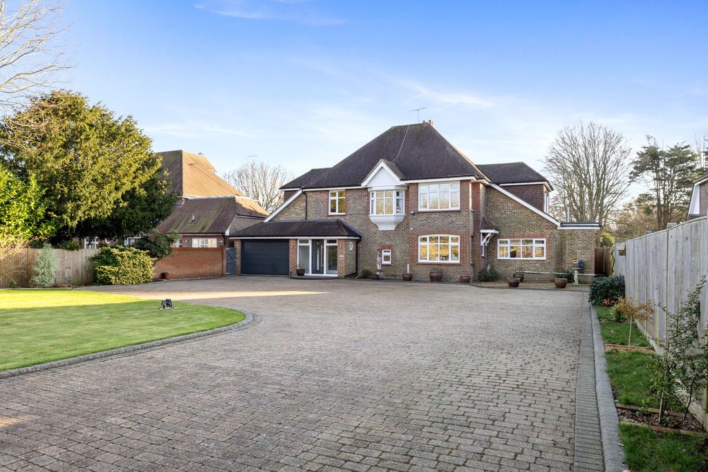 Property photo 1 of 33