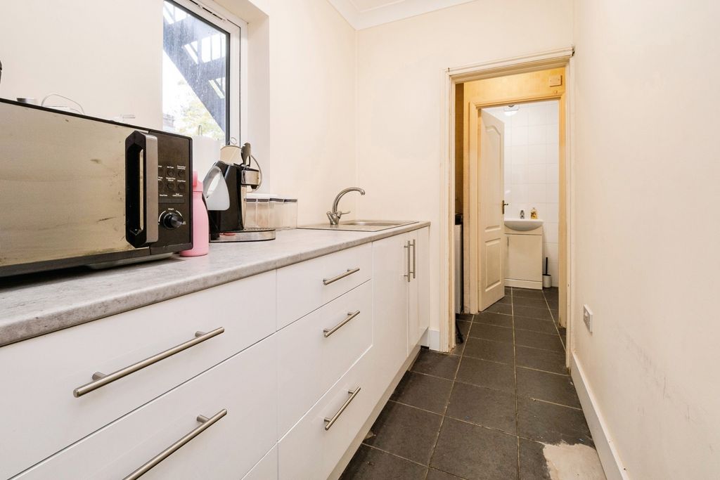 Property photo 2 of 18 Photo