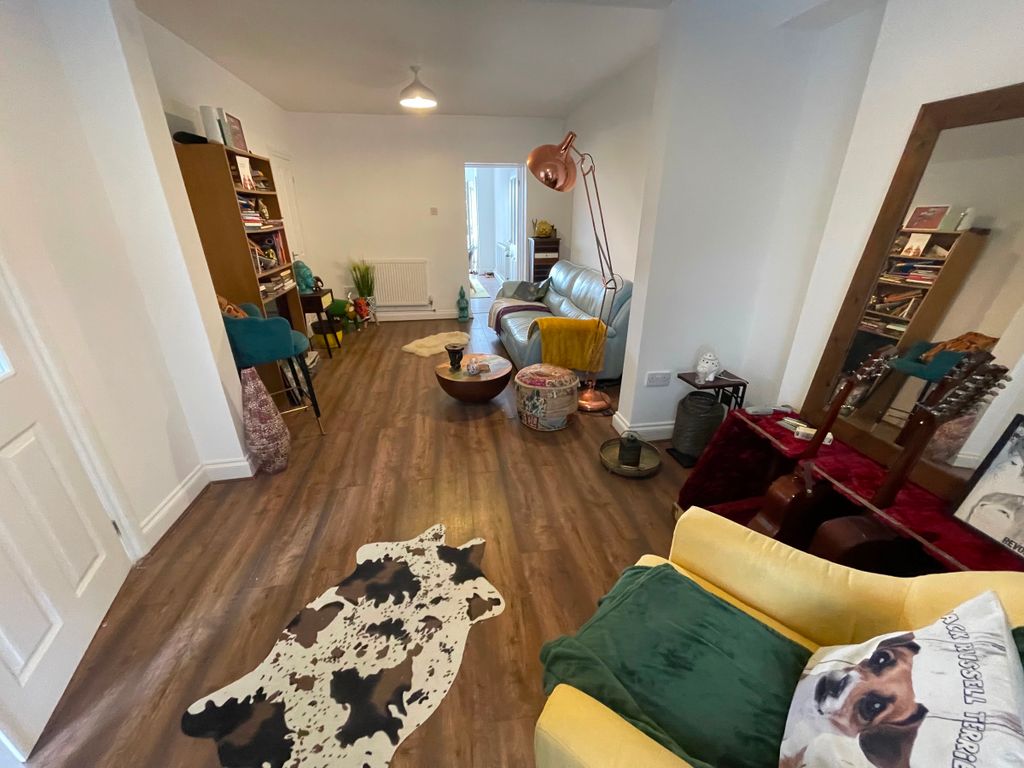 Property photo 3 of 16