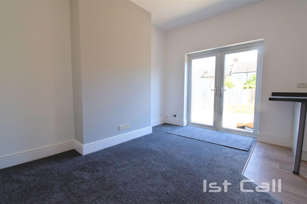 Property photo 3 of 9 Dining Area