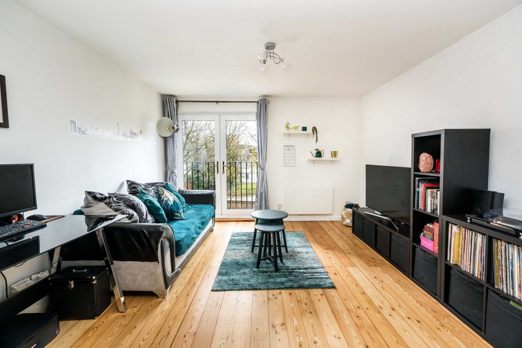 Property photo 1 of 9