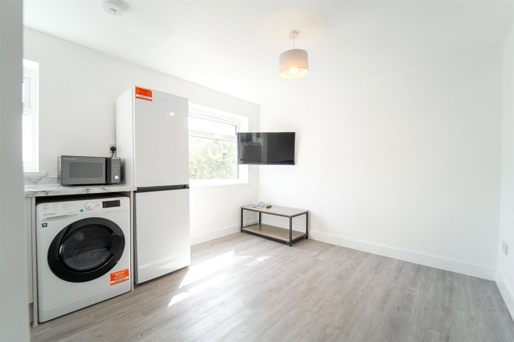 Property photo 2 of 16 Picture No. 09