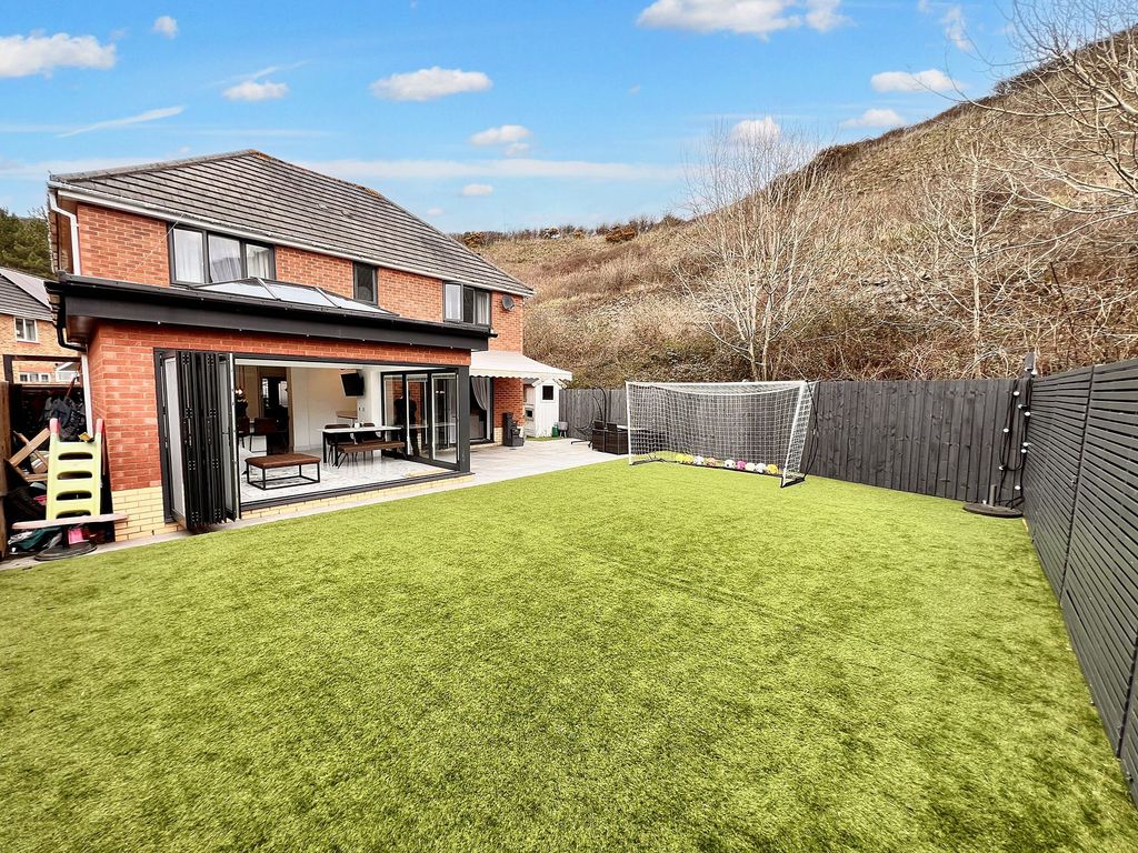Property photo 2 of 48