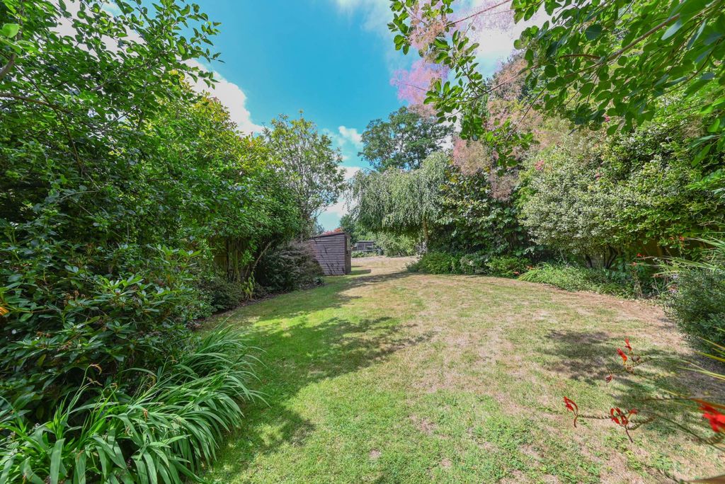 Property photo 2 of 25