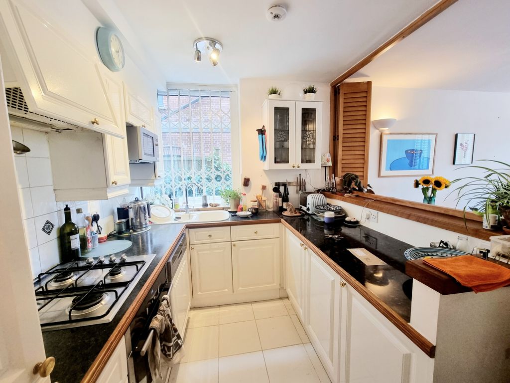 Property photo 2 of 8 Photo 3