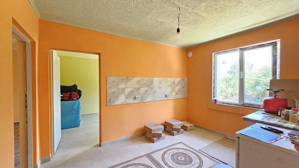 Property photo 2 of 18