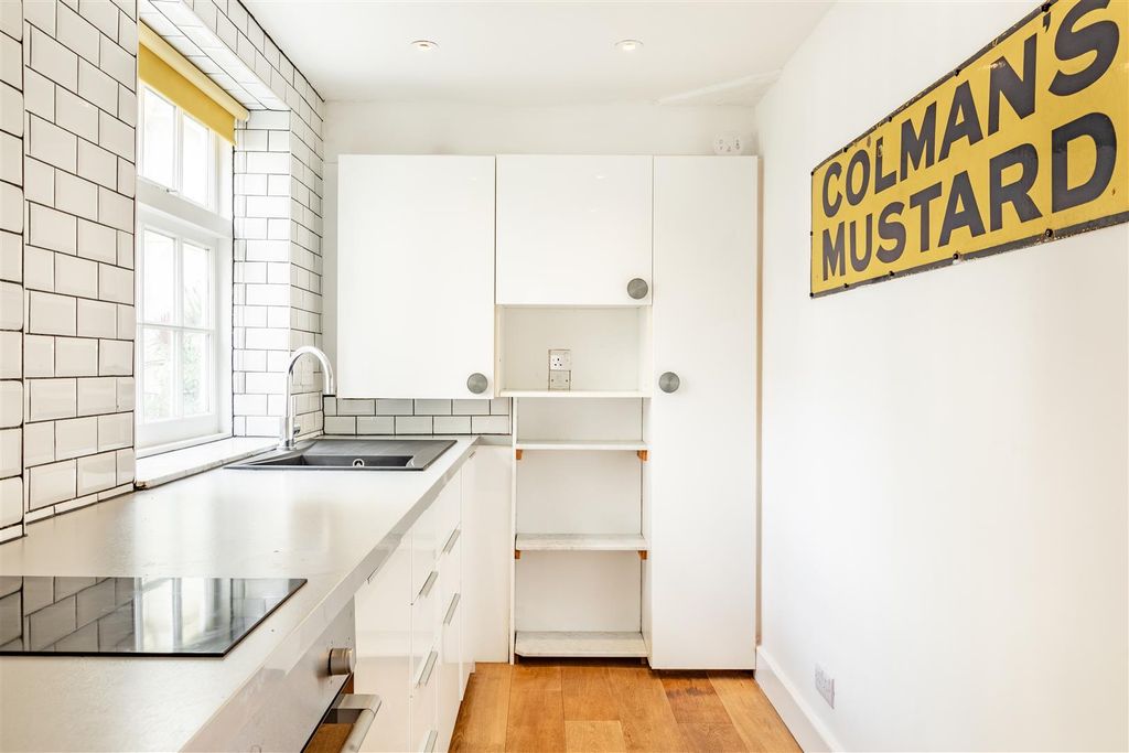 Property photo 2 of 14 Kitchen