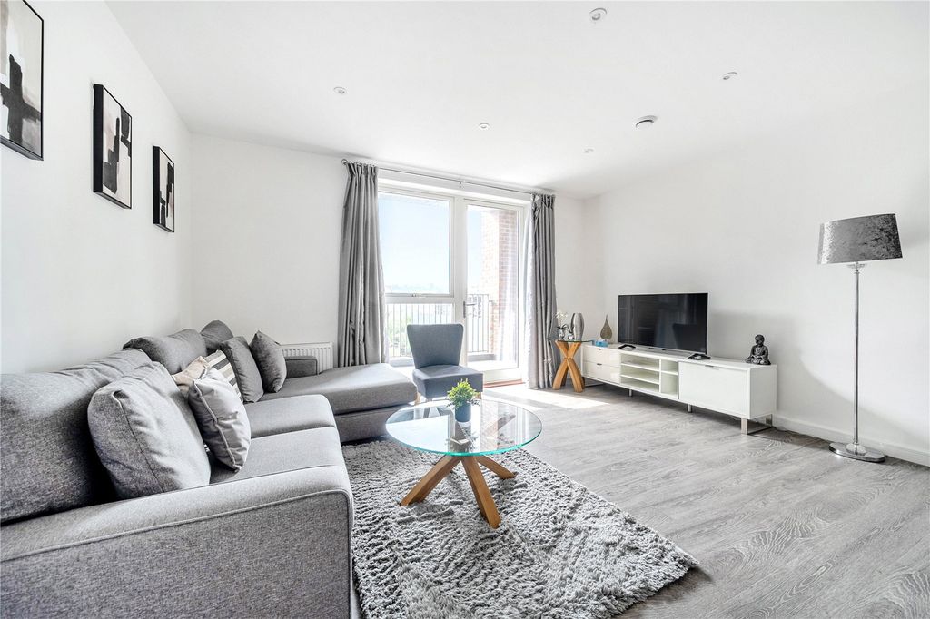 Property photo 1 of 9 Open Plan Living