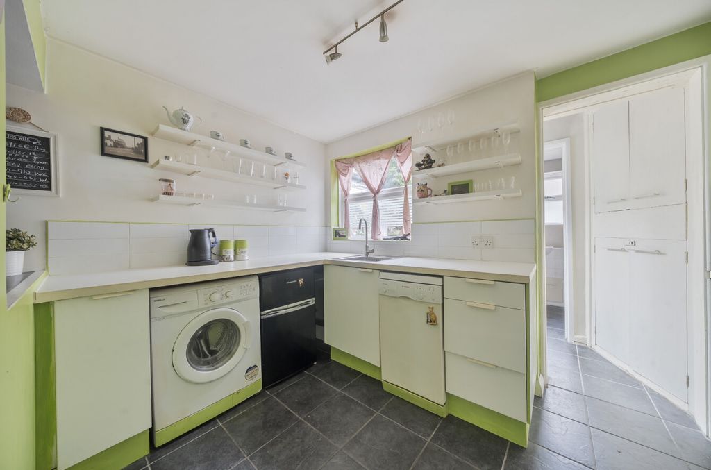 Property photo 3 of 12 1333960-13-68907B...