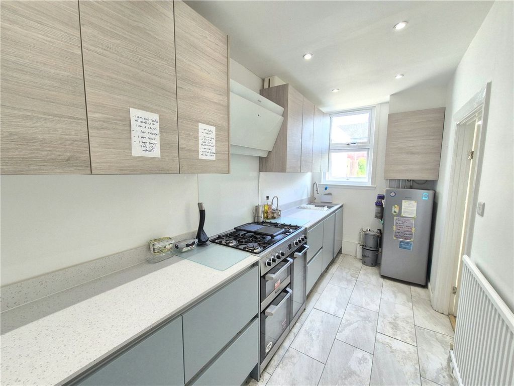 Property photo 3 of 18 Picture No. 05