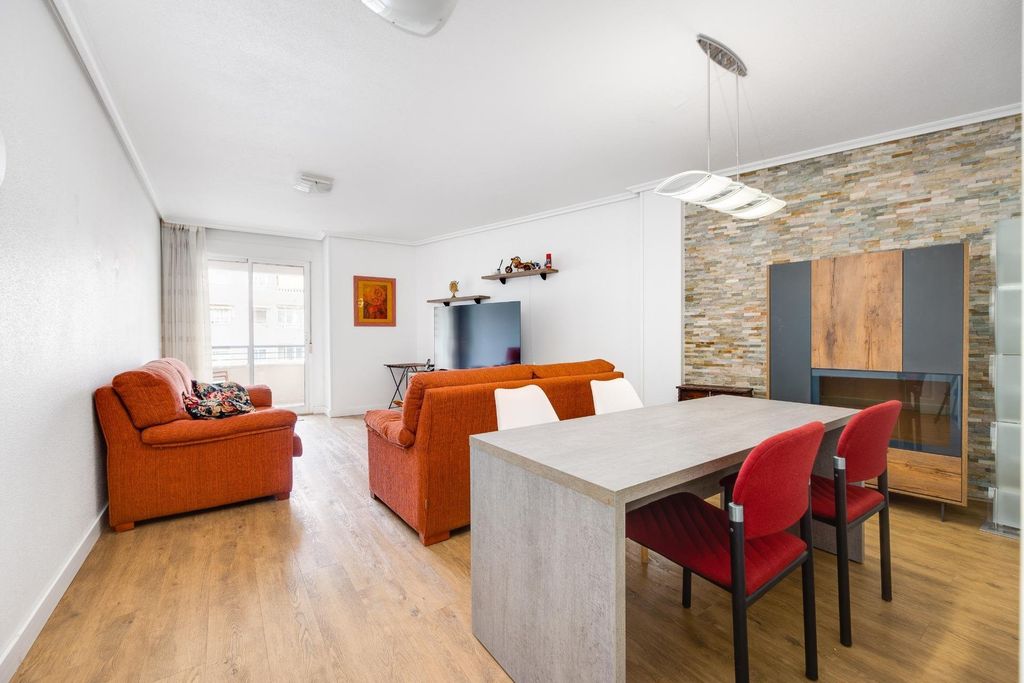 Property photo 2 of 29