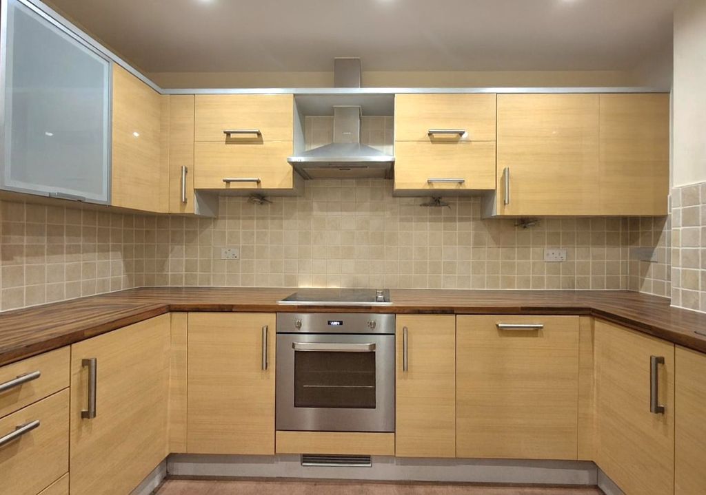 Property photo 2 of 9 Kitchen