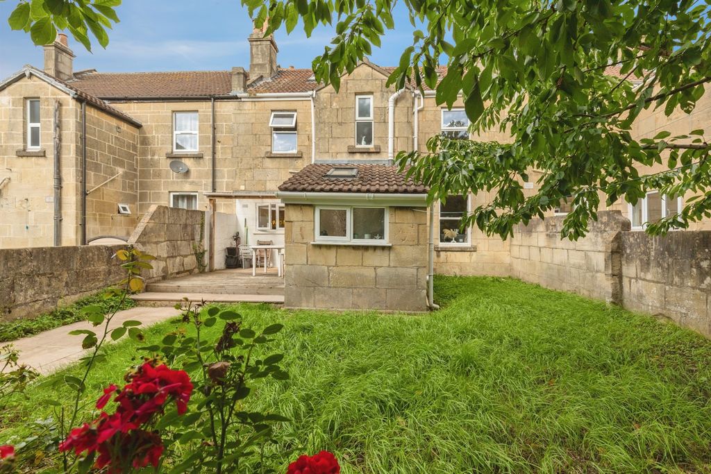 Property photo 1 of 11