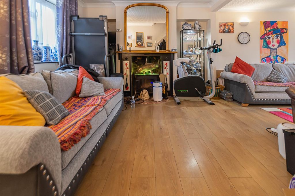 Property photo 3 of 11 22_72244.Jpg